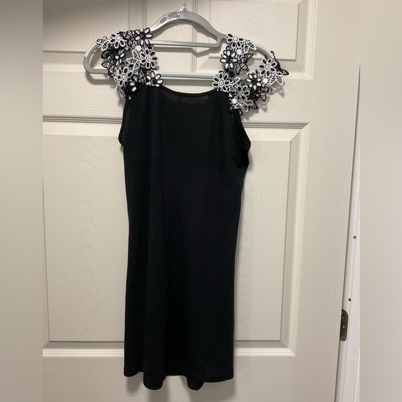NWOT SHEIN Embroidered B&W Lace Floral Patchwork Cold Shoulder Hollow Out Mini S - Picture 6 of 13